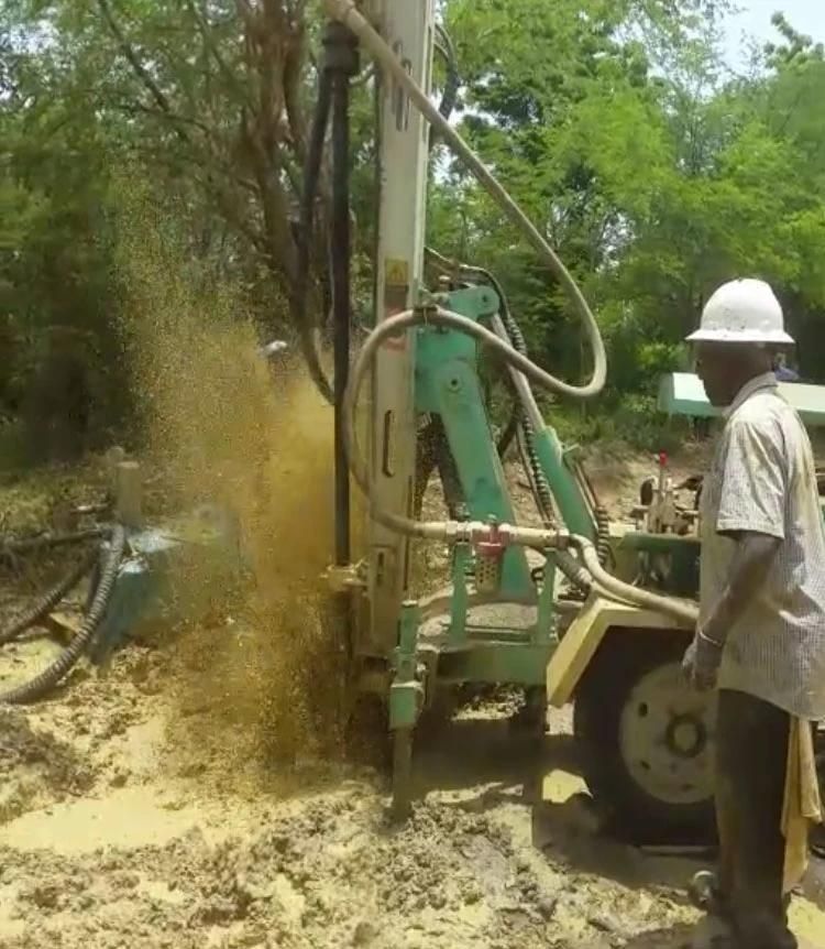 Hf120W Portable DTH Water Drilling Rig for Rock and Soil