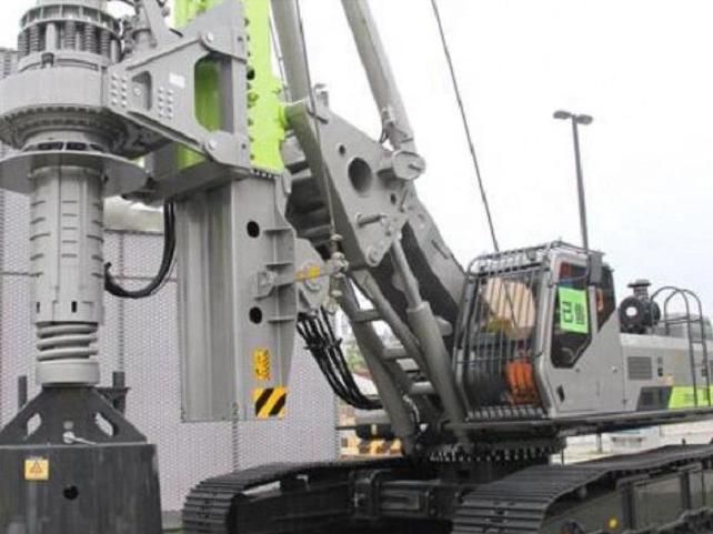 Zoomlion Rotary Drilling Rig with Easy Transportation (ZR220A)